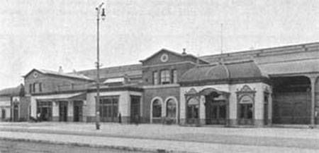 Weesperpoort_entree.JPG (11165 bytes)